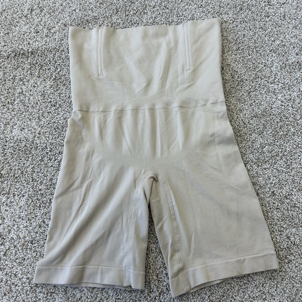 Shapewear Shorts shaper Woman's M 2-Ply Tummy Panel for Targeted Shaping Beige
